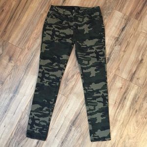 Forever 21 Girls size 13/14 camouflage jeans